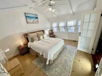 Gosnold Manor 300 Yards To Veterans Park Beach, recently updated home. - 3-Star