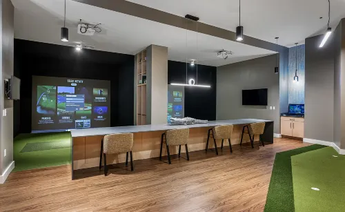 Sterling 1BR at Everett | Pool & Gym - Boutique