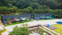Pocheon Wuri Kids Poolvilla - Mountain view