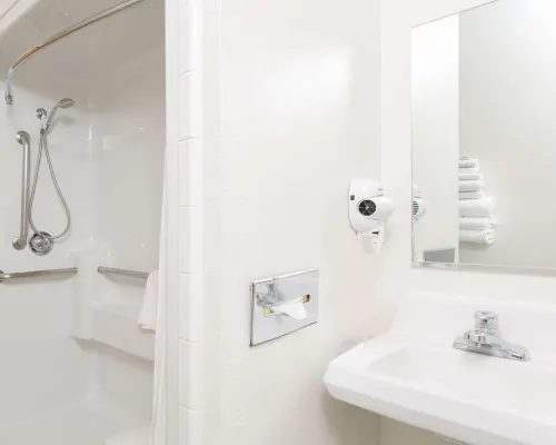 Baymont Inn & Suites by Wyndham Anchorage Airport الغرف Photos