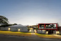 Striking Luxury Home With Garden & BBQ