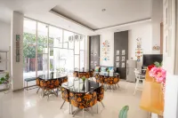 Hotel Pratisarawirya by the Loka