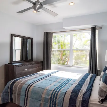 Beach front 2 bed-2 bath private balcony, modern with Gulf front views