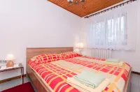 Apartments Ilinka - Parvekkeita