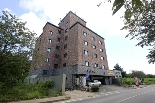 Gimpo Petite Hotel
