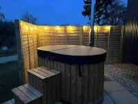 ShepherdsHut-Hot Tub-Cotswolds-PetFriendly - 2 stelle