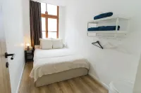 Modern 3BR Apt for 6 with Patio Ghent - Condos