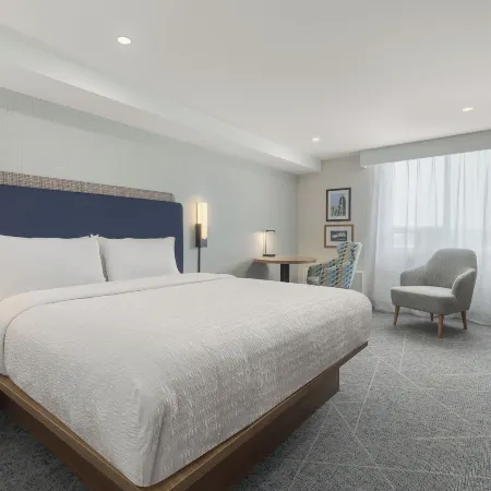 Hampton Inn by Hilton Montreal East Anjou Отели рядом с достопримечательностью «Улица Шербрук»