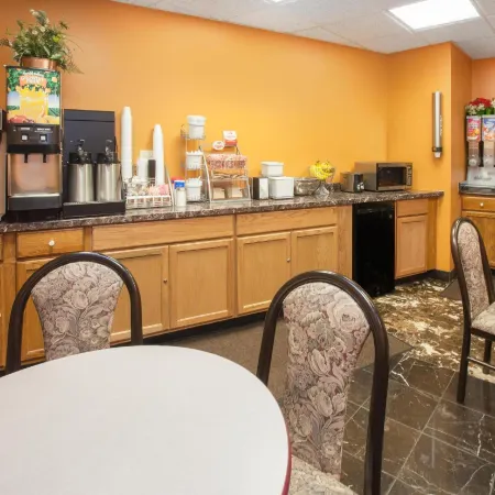 Super 8 by Wyndham Chicago IL