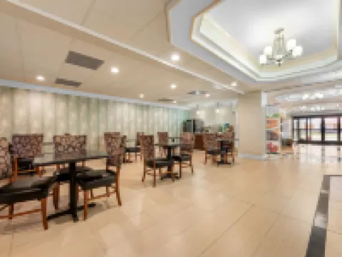 Quality Inn Alexander City Hotels in Tallapoosa County