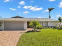 Lakeside Paradise Getaway Near Southwest Florida's Top Beaches! Pool Table 3B\3B Hotels in Iona