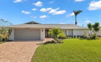 Lakeside Paradise Getaway Near Southwest Florida's Top Beaches! Pool Table 3B\3B