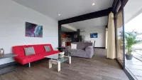 OceanView Modern Guest House with Pool - balcony