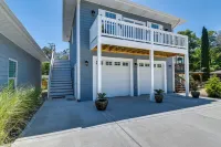 Ocean Isle Beach Vacation Rental ~ 1 Mi to Pier! - balcony