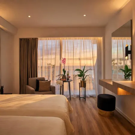 Cavo Maris Beach Hotel