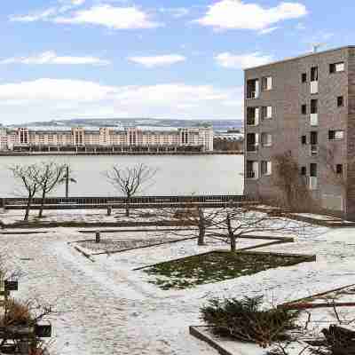 Urban escape - Only steps from the waterfront Hotel Exterior