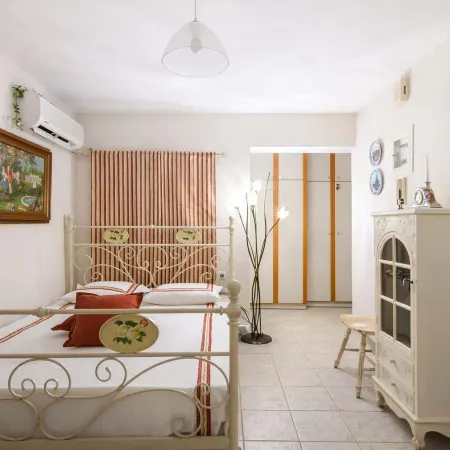 Rococo Style - Romantic Seaside Stay Near Volos