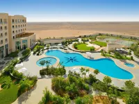 Mövenpick Hotel Waad Al Shamal - Pools