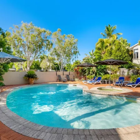 At the Sound Noosa Motel Отели рядом с достопримечательностью «Торгово-развлекательный центр Noosa Junction»