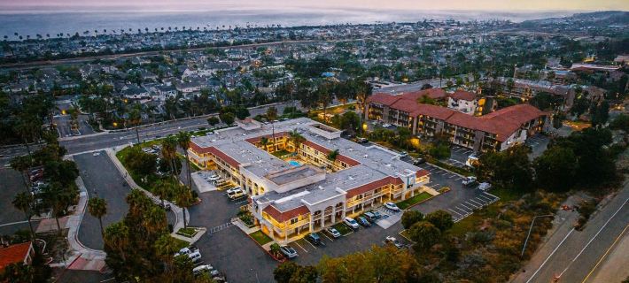Motel 6-Carlsbad, CA Beach Отели в г. Карлсбад