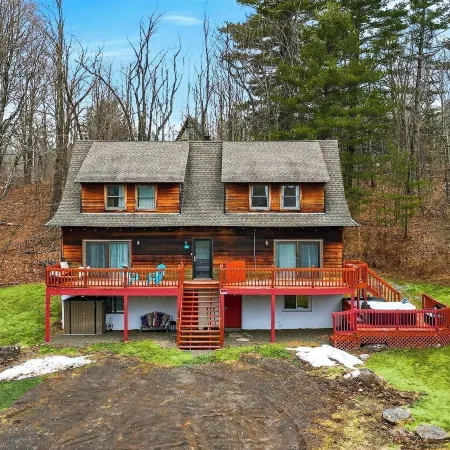 Catskill Chalet by Avantstay Sleeps 18 Hot Tub + Firepit + Media Room Mins to Hunter Mtn