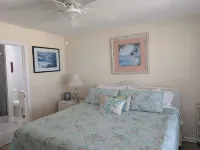Completely Renovated Pink Sea House on North Beach, Tybee Island