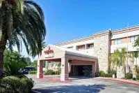 Red Lion Inn & Suites Houston IAH Airport - Airport Shuttle