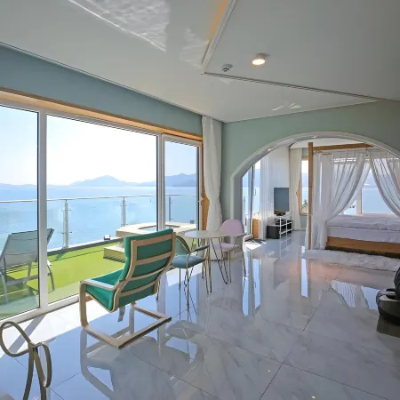 Namhae Bokkongii Seesru Ocean View Poolvilla