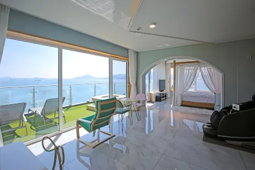 Namhae Bokkongii Seesru Ocean View Poolvilla - spa