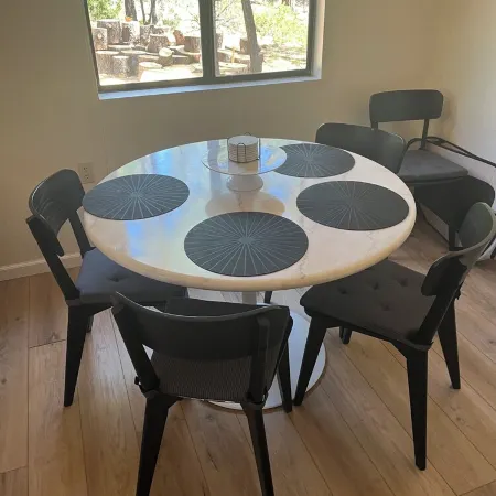 Escape to a world of Komfort in our Kozy 2 Bedroom 1 Bathroom Kabin