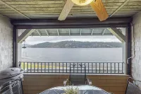 Lazy on the Lakefront - Mountain view