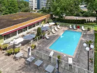 Ibis Styles Besançon - Yüzme Havuzu