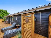 "Gisl" - 400m from the Sea Hotels in Bogense