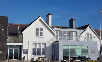 The Powfoot Hotel, Annan