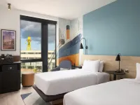 Aloft by Marriott Belfast Titanic Quarter Hotels near قلعة بلفاست