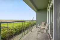Best Western Plus Ocean View Resort - Mountain view
