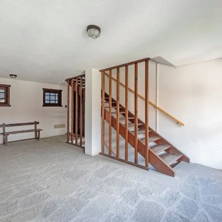 Family Apartment Steps From Ski Lifts