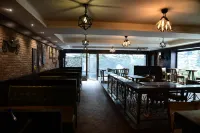 Lemon Tree Hotel Siliguri - bar