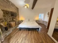 Renovated Coastal Stone House in Lanildut - 3-Star
