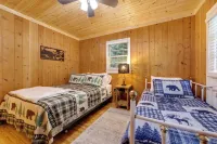 Quiet Family Cabin in Balsam: Hike, Ski, Explore - 2-Star