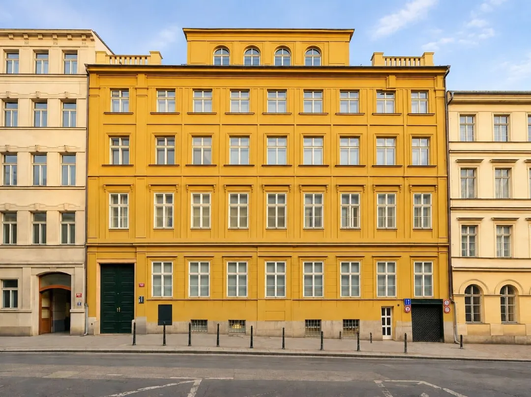 Quiet Courtyard And Parking - Prague