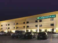 La Quinta Inn by Wyndham Auburn Worcester - parking