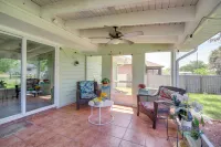 Large Yard, Porch! Pet-friendly Home in Palm Bay - Homestays