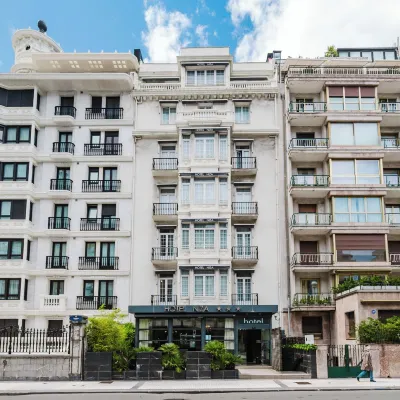 Hotel Niza Отели рядом с достопримечательностью «Пляж Ондаретта»