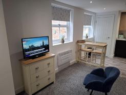 Sleeps2-centrallocation-familyfriendly-newrefurb