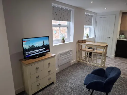 Sleeps2-centrallocation-familyfriendly-newrefurb - 2-Star