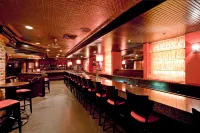 โรงแรม Holiday Inn Virginia Beach - Norfolk บาย IHG - ที่มีบาร์
