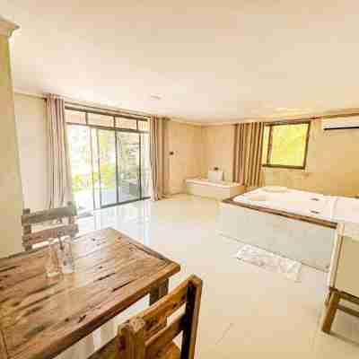 Jambo Resort by Mambo Hotels Rooms
