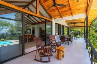 3 Bedroom Villa in Matapalo with Amazing Ocean View Jungle Views and Pool! - Wifi