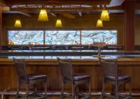 The Hotel Captain Cook - bar